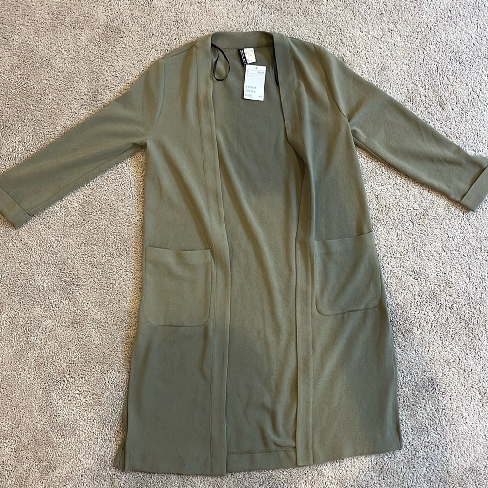 H&M “Divided” top NWT